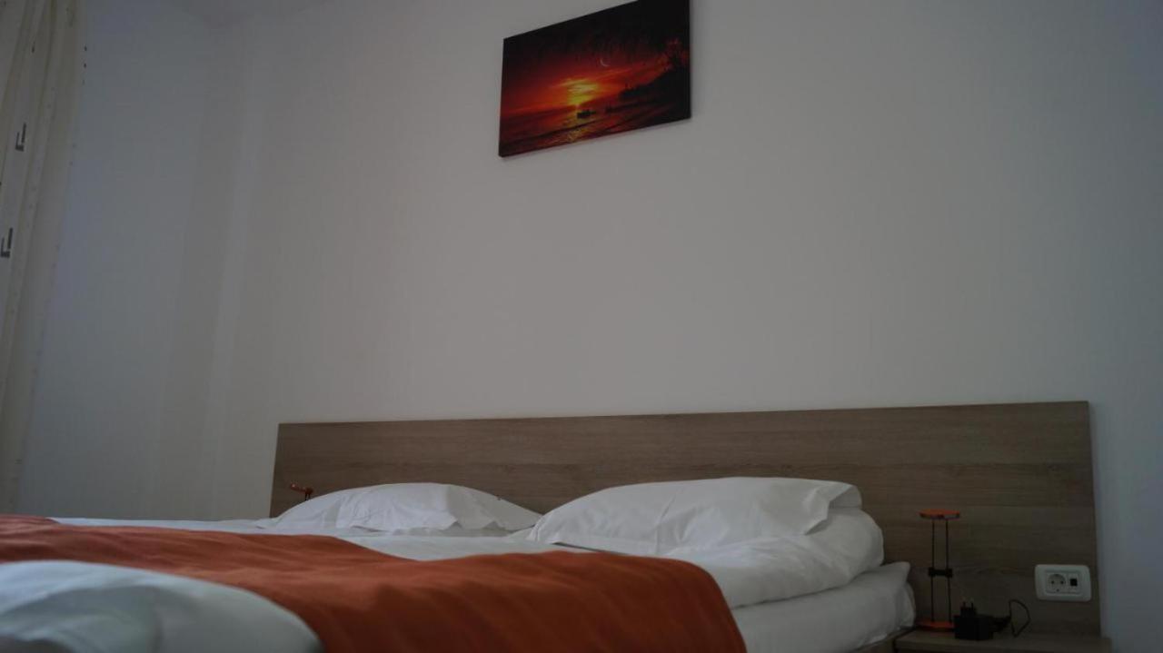 Hotel Bourbon Vama Veche Exterior photo